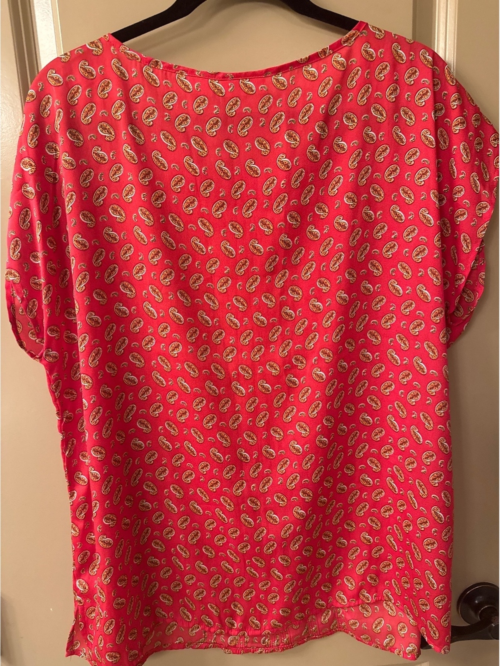 Liz Claiborne Women's Red Paisley Print Blouse with Pleated Front, Size Large - Picture 4 of 5